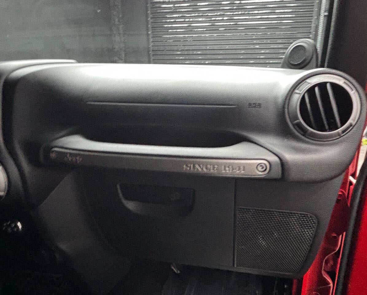 2013 Jeep Wrangler Sport 4x4 2dr SUV