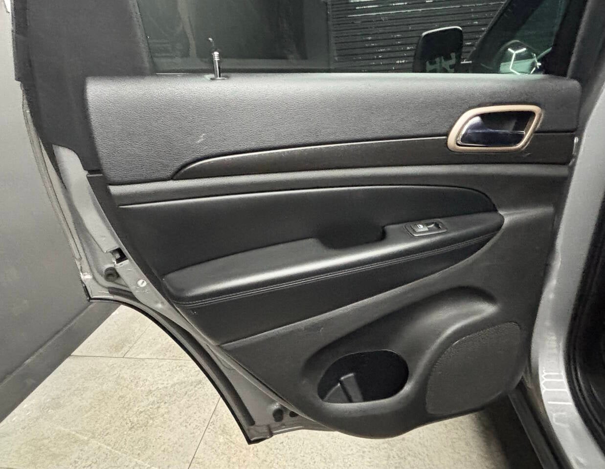 2015 Jeep Grand Cherokee Laredo 4x2 4dr SUV