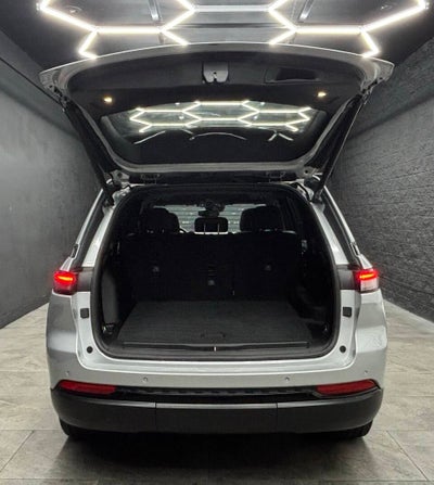2023 Jeep Grand Cherokee Laredo 4x4 4dr SUV