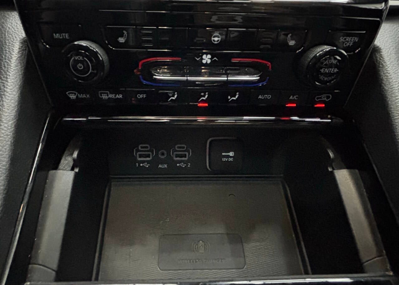 2023 Jeep Grand Cherokee Laredo 4x4 4dr SUV