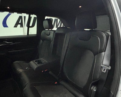 2023 Jeep Grand Cherokee Laredo 4x4 4dr SUV
