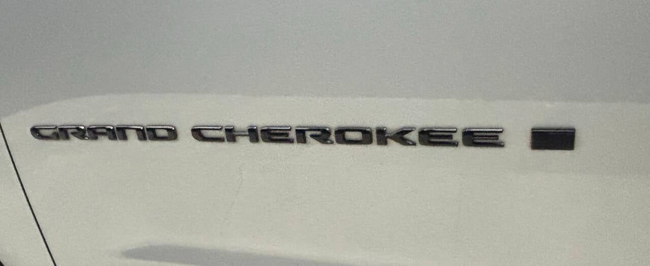 2023 Jeep Grand Cherokee Laredo 4x4 4dr SUV