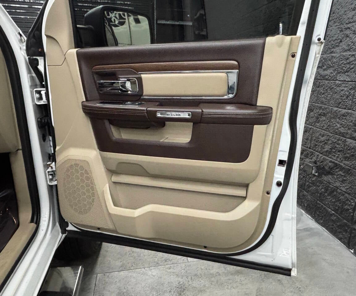 2014 RAM 1500 Laramie 4x4 4dr Crew Cab 5.5 ft. SB Pickup