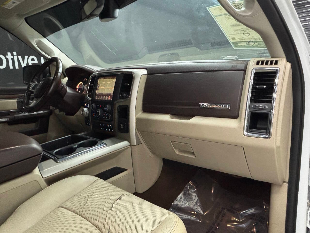 2014 RAM 1500 Laramie 4x4 4dr Crew Cab 5.5 ft. SB Pickup