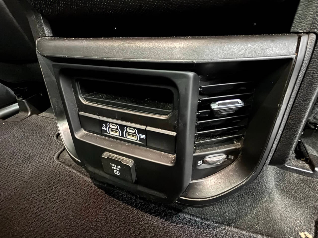 2019 RAM 1500 Laramie 4x4 4dr Quad Cab 6.4 ft. SB Pickup