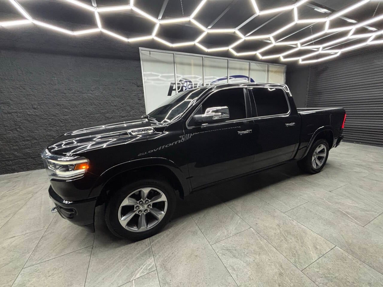 2019 RAM 1500 Limited 4x4 4dr Crew Cab 5.6 ft. SB Pickup