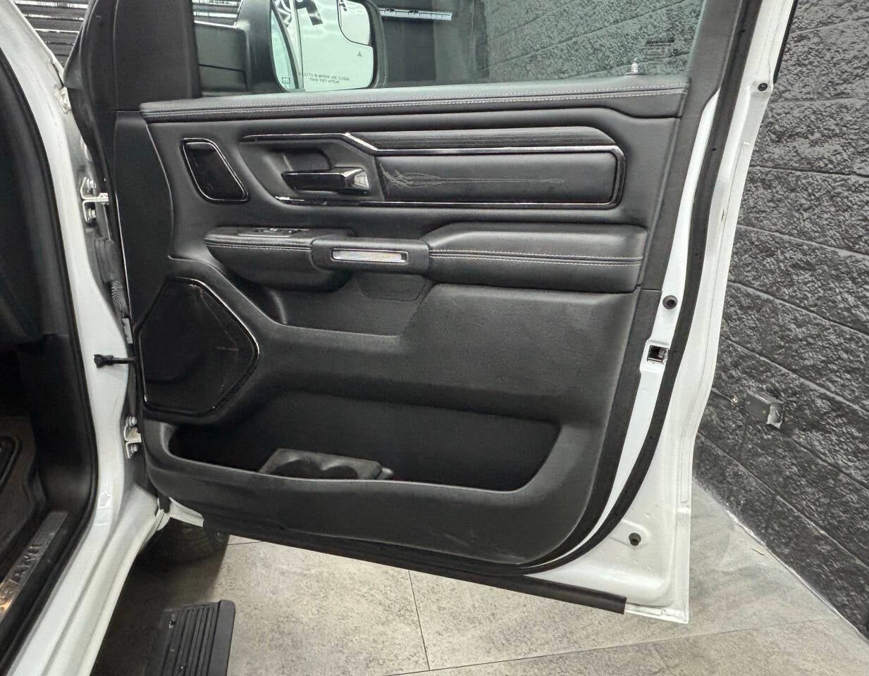 2022 RAM 1500 Limited 4x4 4dr Crew Cab 5.6 ft. SB Pickup