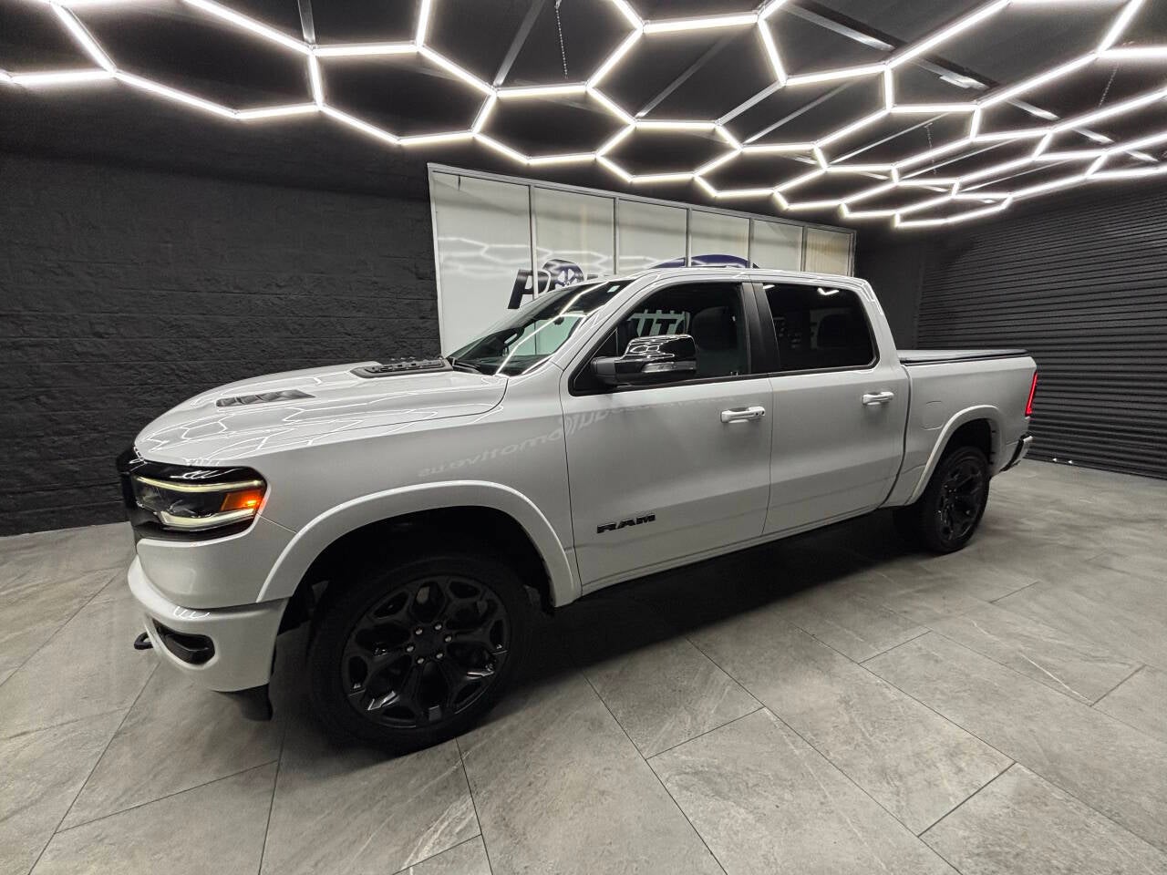 2022 RAM 1500 Limited 4x4 4dr Crew Cab 5.6 ft. SB Pickup