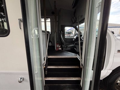 2009 Ford Econoline Commercial Cutaway E 450 SD 2dr Commercial/Cutaway/Chassis 158 176 in. WB