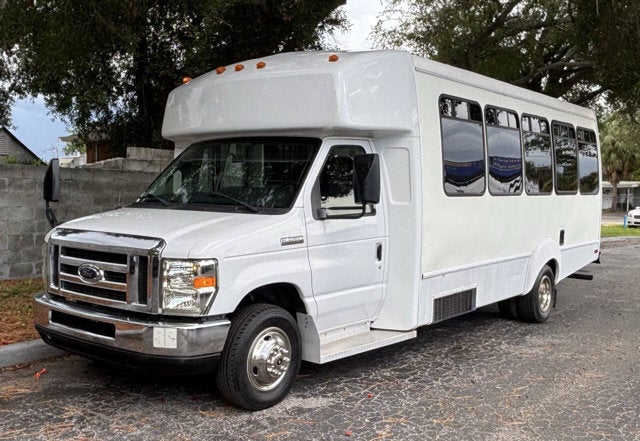 2009 Ford Econoline Commercial Cutaway E 450 SD 2dr Commercial/Cutaway/Chassis 158 176 in. WB