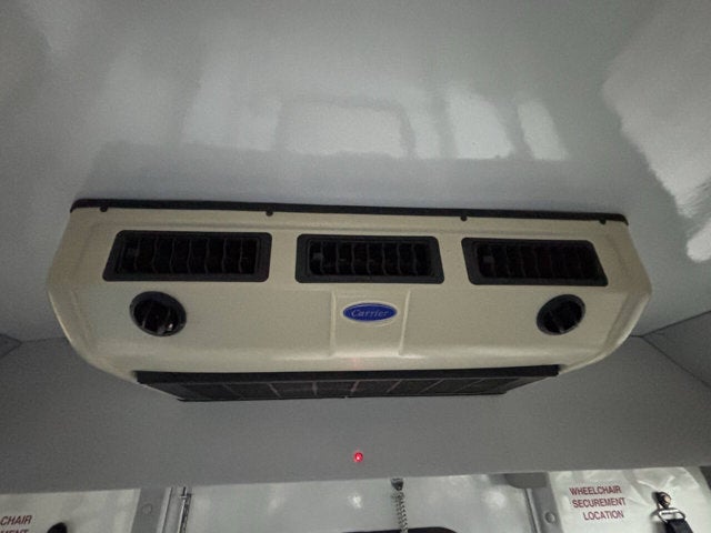 2009 Ford Econoline Commercial Cutaway E 450 SD 2dr Commercial/Cutaway/Chassis 158 176 in. WB