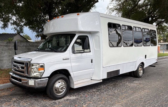 2009 Ford Econoline Commercial Cutaway E 450 SD 2dr Commercial/Cutaway/Chassis 158 176 in. WB