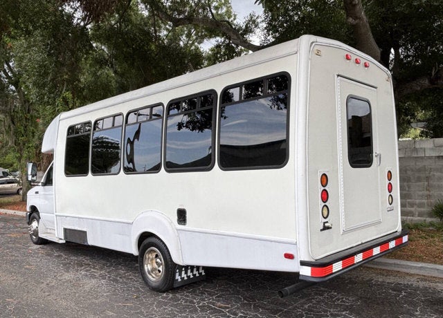 2009 Ford Econoline Commercial Cutaway E 450 SD 2dr Commercial/Cutaway/Chassis 158 176 in. WB