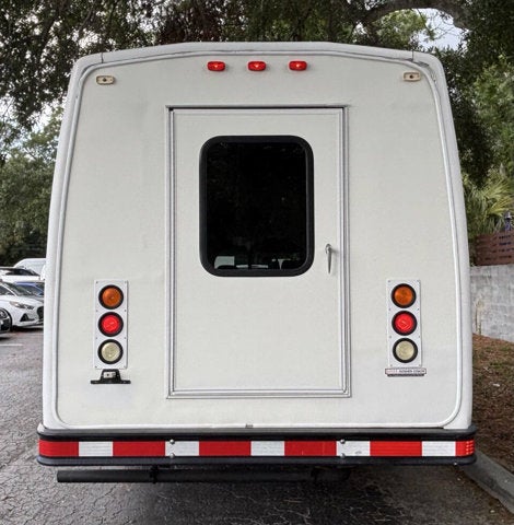 2009 Ford Econoline Commercial Cutaway E 450 SD 2dr Commercial/Cutaway/Chassis 158 176 in. WB