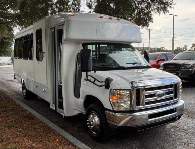 2009 Ford Econoline Commercial Cutaway E 450 SD 2dr Commercial/Cutaway/Chassis 158 176 in. WB