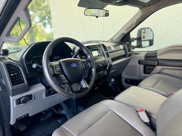 2017 Ford Super Duty F-550 DRW 4X2 2dr Regular Cab 145.3 205.3 in. WB