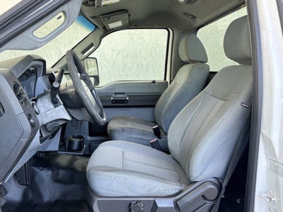 2011 Ford Super Duty F-550 DRW 4X2 2dr Regular Cab 140.8 200.8 in. WB