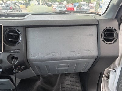 2011 Ford Super Duty F-550 DRW 4X2 2dr Regular Cab 140.8 200.8 in. WB