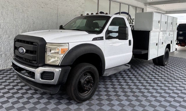 2011 Ford Super Duty F-550 DRW 4X2 2dr Regular Cab 140.8 200.8 in. WB