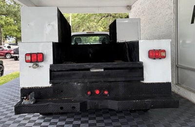 2011 Ford Super Duty F-550 DRW 4X2 2dr Regular Cab 140.8 200.8 in. WB
