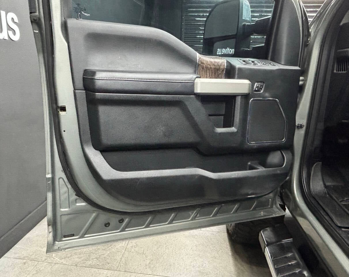 2019 Ford F-250 Super Duty Lariat 4x4 4dr Crew Cab 6.8 ft. SB Pickup
