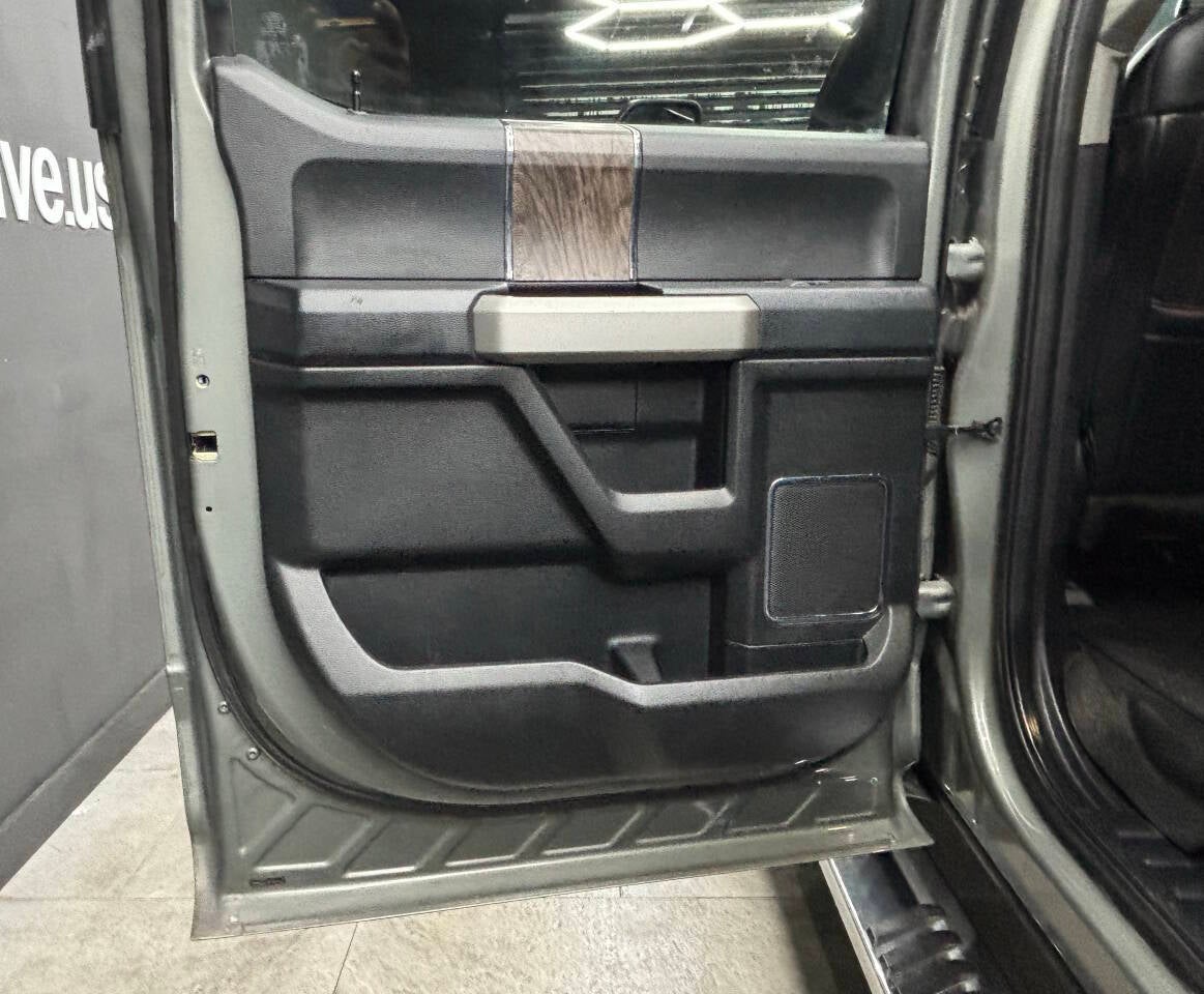 2019 Ford F-250 Super Duty Lariat 4x4 4dr Crew Cab 6.8 ft. SB Pickup