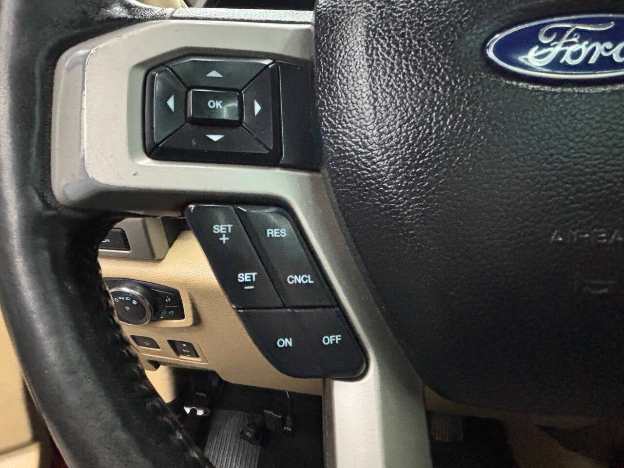 2017 Ford F-250 Super Duty Lariat 4x4 4dr Crew Cab 6.8 ft. SB Pickup