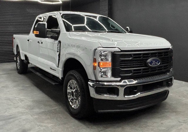 2023 Ford Super Duty F-250 SRW XL 4x4 4dr Crew Cab 8 ft. LB Pickup