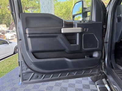 2022 Ford Super Duty F-250 SRW Lariat 4x4 4dr Crew Cab 6.8 ft. SB Pickup