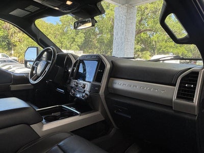 2022 Ford Super Duty F-250 SRW Lariat 4x4 4dr Crew Cab 6.8 ft. SB Pickup