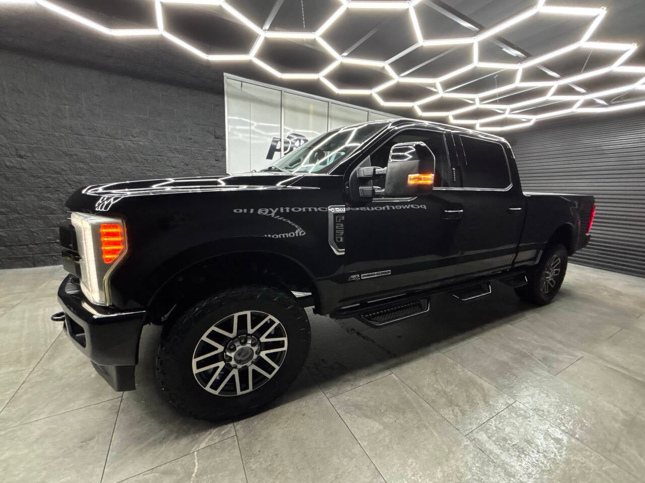 2017 Ford F-250 Super Duty Lariat 4x4 4dr Crew Cab 6.8 ft. SB Pickup