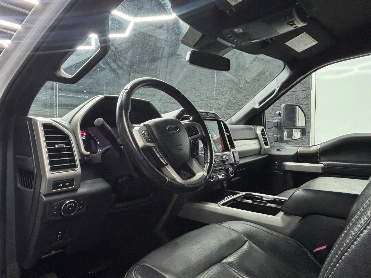 2022 Ford F-250 Super Duty Lariat 4x4 4dr Crew Cab 6.8 ft. SB Pickup