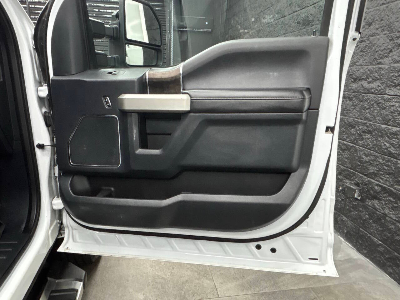 2022 Ford F-250 Super Duty Lariat 4x4 4dr Crew Cab 6.8 ft. SB Pickup