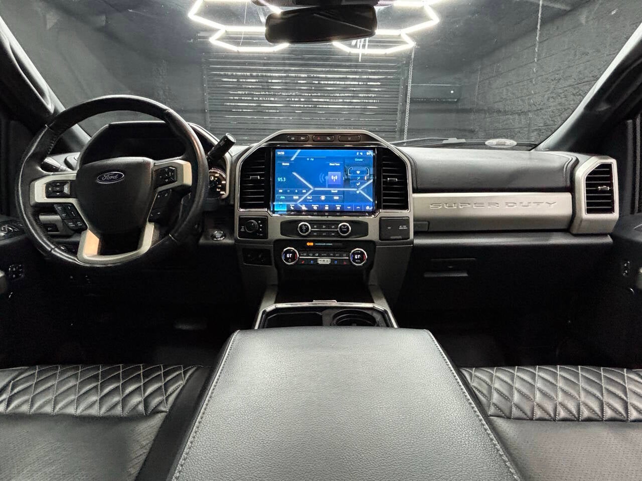 2022 Ford F-250 Super Duty Platinum 4x4 4dr Crew Cab 6.8 ft. SB Pickup