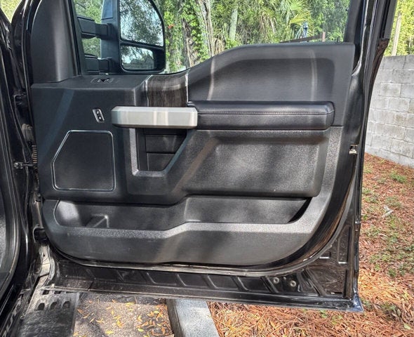2021 Ford Super Duty F-250 SRW Lariat 4x4 4dr Crew Cab 6.8 ft. SB Pickup