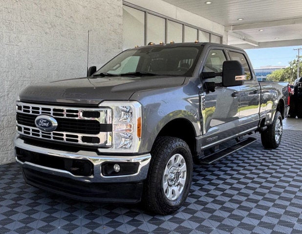 2023 Ford Super Duty F-250 SRW XLT 4x4 4dr Crew Cab 8 ft. LB Pickup