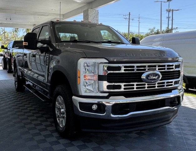 2023 Ford Super Duty F-250 SRW XLT 4x4 4dr Crew Cab 8 ft. LB Pickup