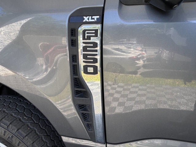 2023 Ford Super Duty F-250 SRW XLT 4x4 4dr Crew Cab 8 ft. LB Pickup
