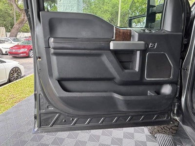 2017 Ford Super Duty F-350 SRW Platinum 4x4 4dr Crew Cab 8 ft. LB SRW Pickup