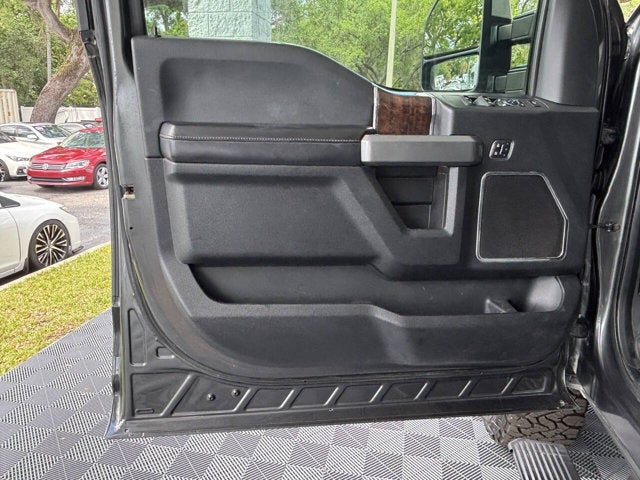2017 Ford Super Duty F-350 SRW Platinum 4x4 4dr Crew Cab 8 ft. LB SRW Pickup