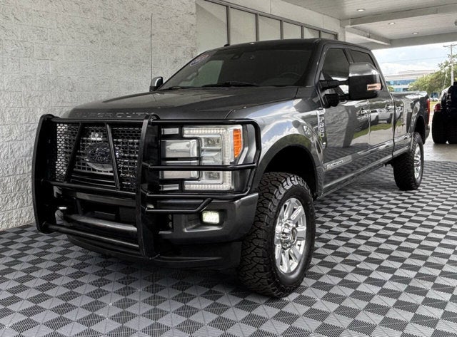 2017 Ford Super Duty F-350 SRW Platinum 4x4 4dr Crew Cab 8 ft. LB SRW Pickup