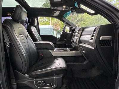 2017 Ford Super Duty F-350 SRW Platinum 4x4 4dr Crew Cab 8 ft. LB SRW Pickup