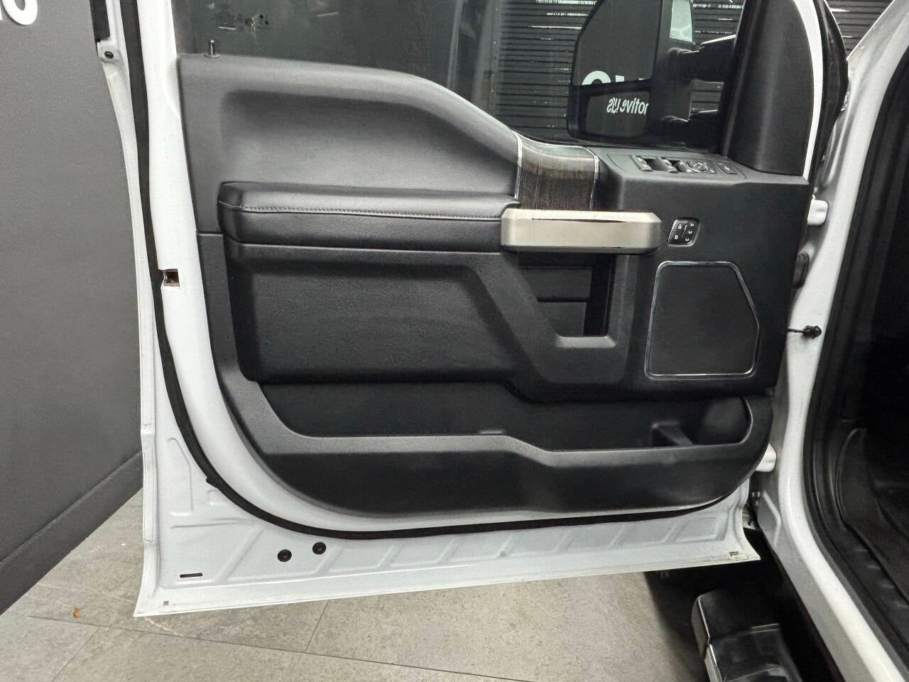 2020 Ford F-350 Super Duty Lariat 4x4 4dr Crew Cab 8 ft. LB SRW Pickup