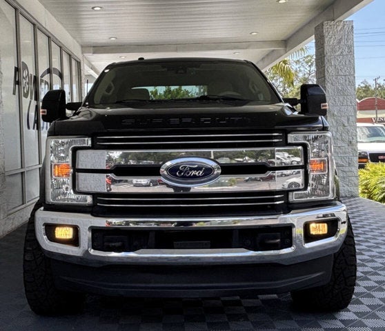 2017 Ford Super Duty F-350 SRW Lariat 4x4 4dr Crew Cab 8 ft. LB SRW Pickup