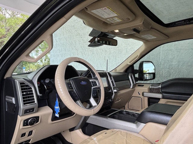 2017 Ford Super Duty F-350 SRW Lariat 4x4 4dr Crew Cab 8 ft. LB SRW Pickup