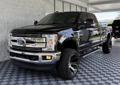 2017 Ford Super Duty F-350 SRW Lariat 4x4 4dr Crew Cab 8 ft. LB SRW Pickup