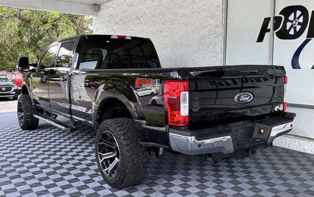 2017 Ford Super Duty F-350 SRW Lariat 4x4 4dr Crew Cab 8 ft. LB SRW Pickup