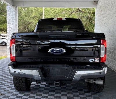 2017 Ford Super Duty F-350 SRW Lariat 4x4 4dr Crew Cab 8 ft. LB SRW Pickup