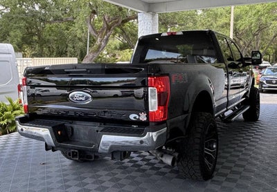 2017 Ford Super Duty F-350 SRW Lariat 4x4 4dr Crew Cab 8 ft. LB SRW Pickup
