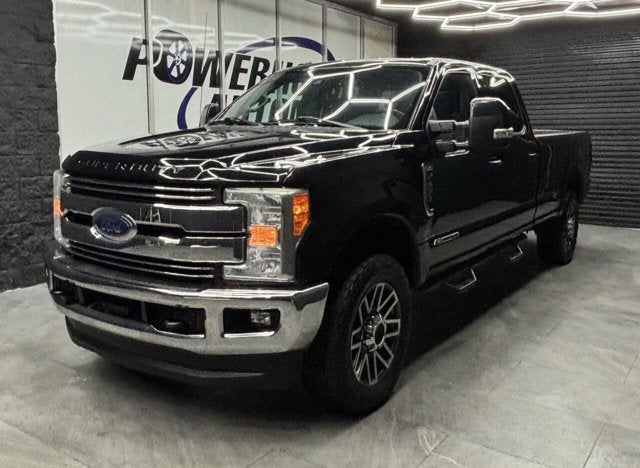 2017 Ford Super Duty F-350 SRW Lariat 4x4 4dr Crew Cab 8 ft. LB SRW Pickup
